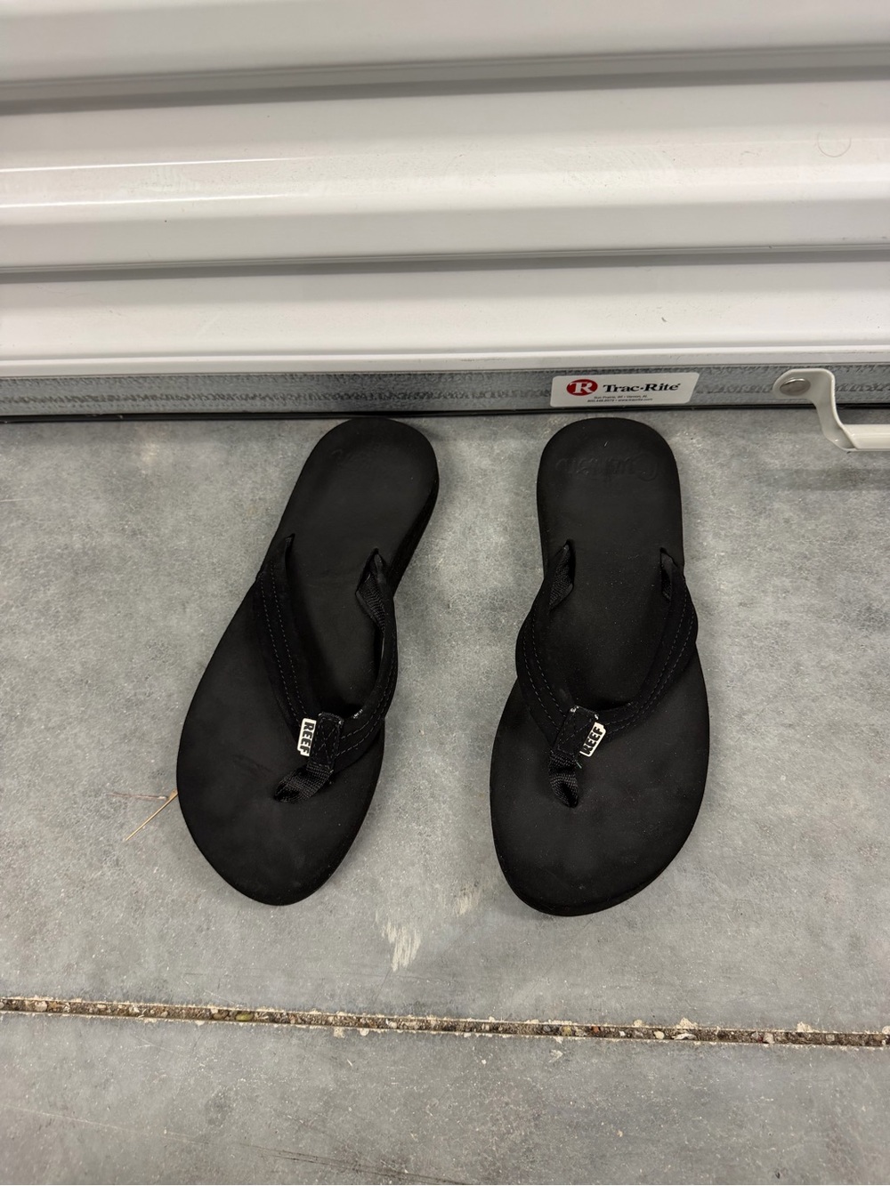 Reef Black Women’s Flip Flop Sandals